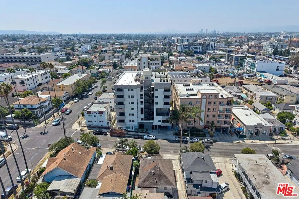 1047 Fedora Street #602 Los Angeles, CA 90006