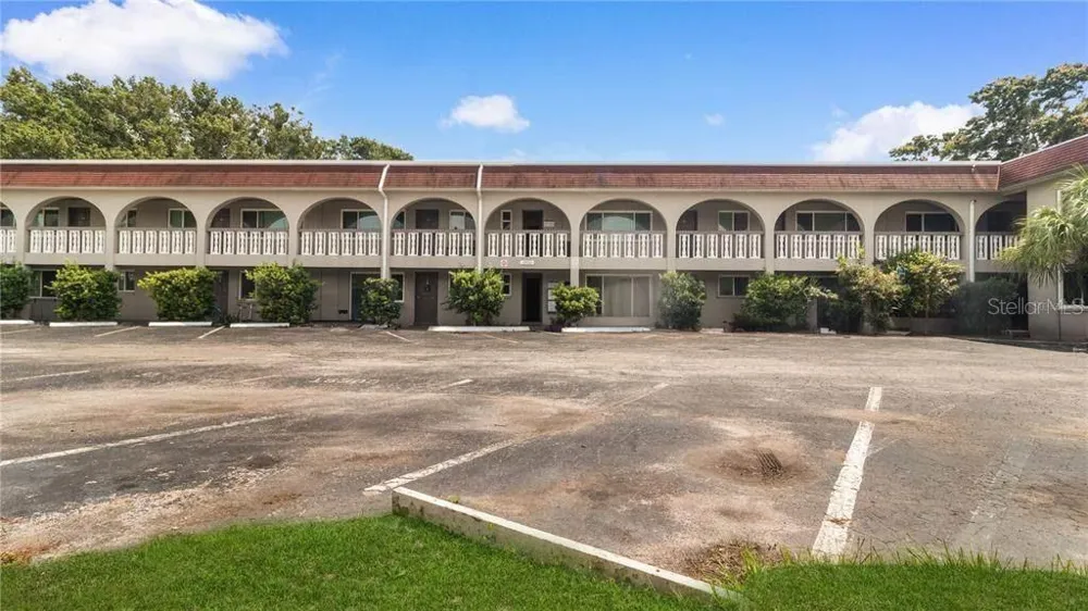 5900 22ND AVENUE St Petersburg, FL 33710