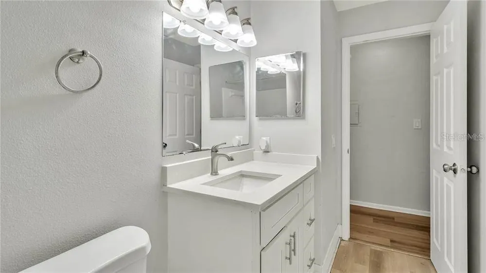 5900 22ND AVENUE St Petersburg, FL 33710