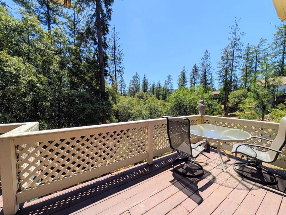 12021 Valenta Way Groveland, CA 95321