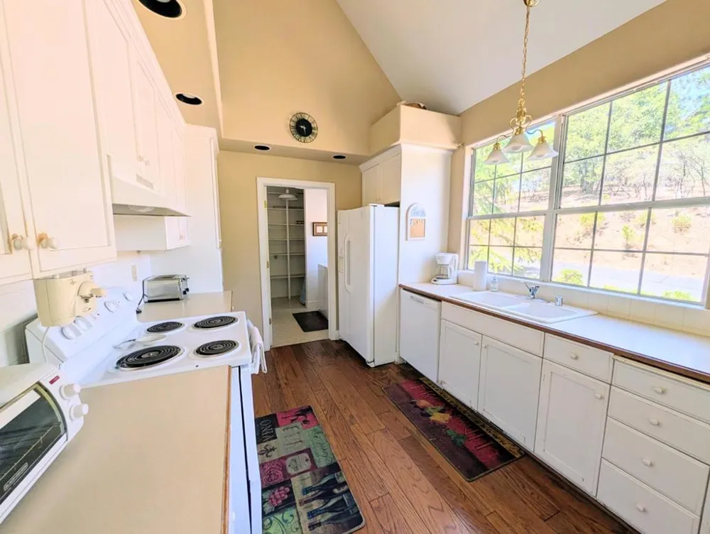 12021 Valenta Way Groveland, CA 95321