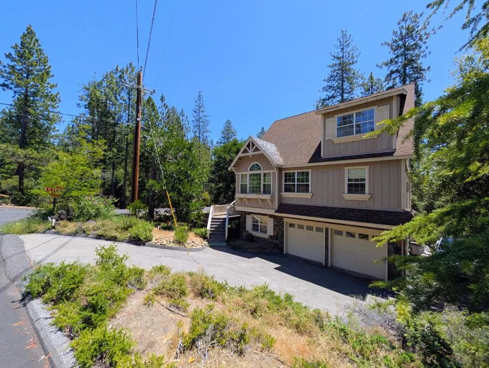 12021 Valenta Way Groveland, CA 95321