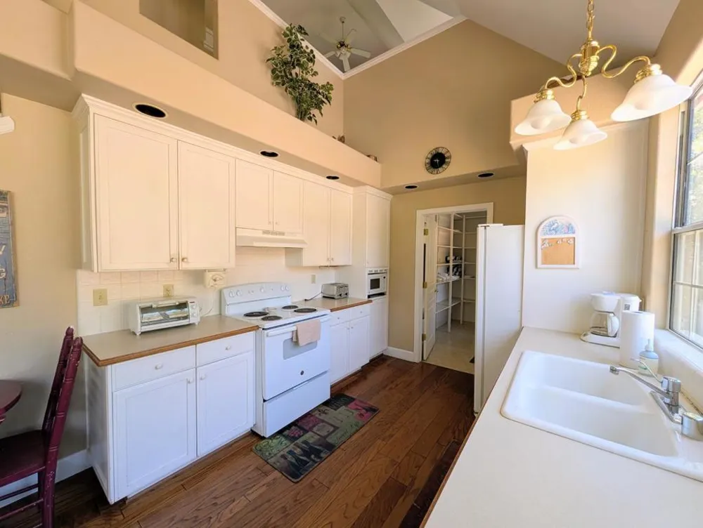 12021 Valenta Way Groveland, CA 95321