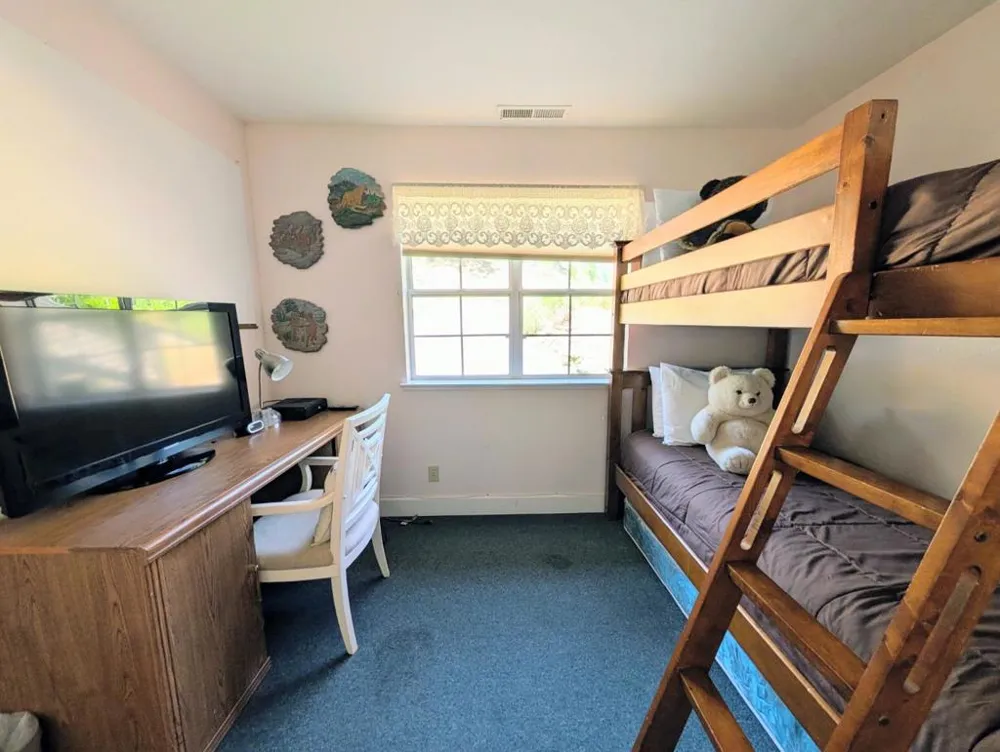 12021 Valenta Way Groveland, CA 95321