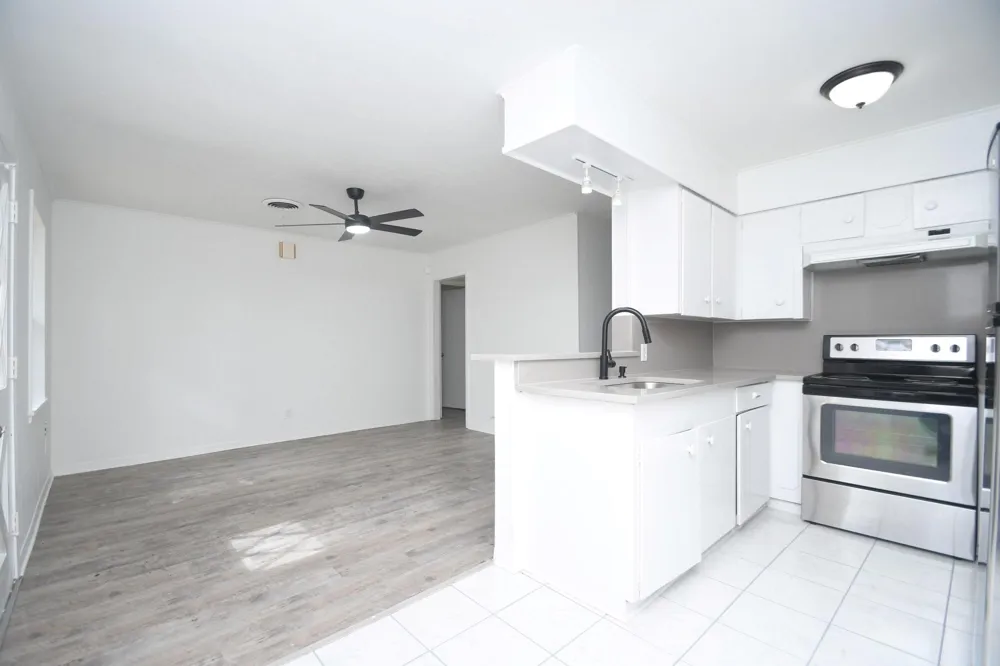 4711 Illinois Street Dickinson, TX 77539