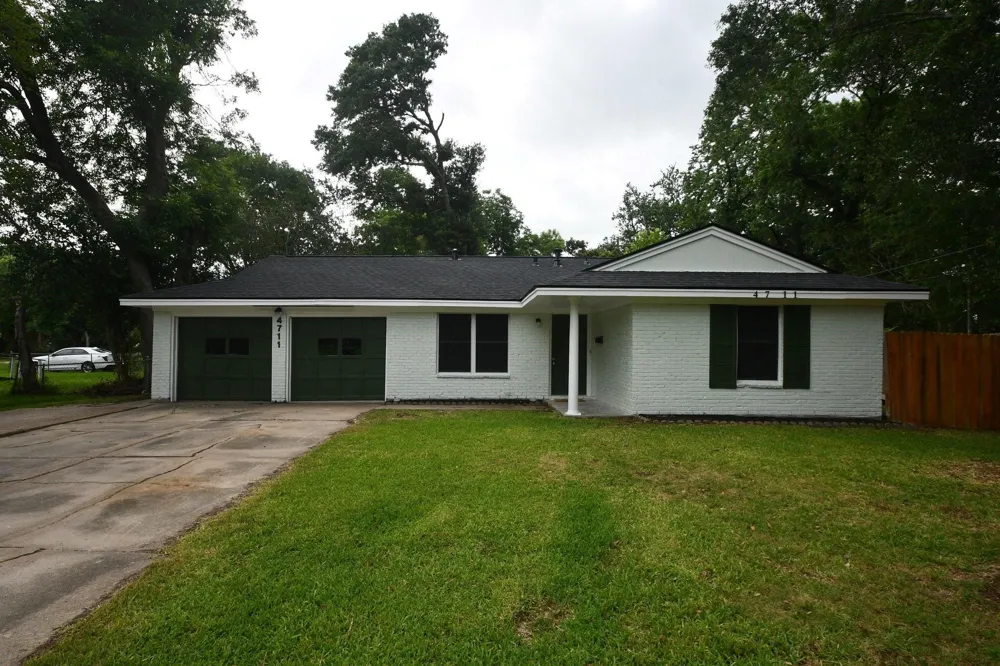 4711 Illinois Street Dickinson, TX 77539