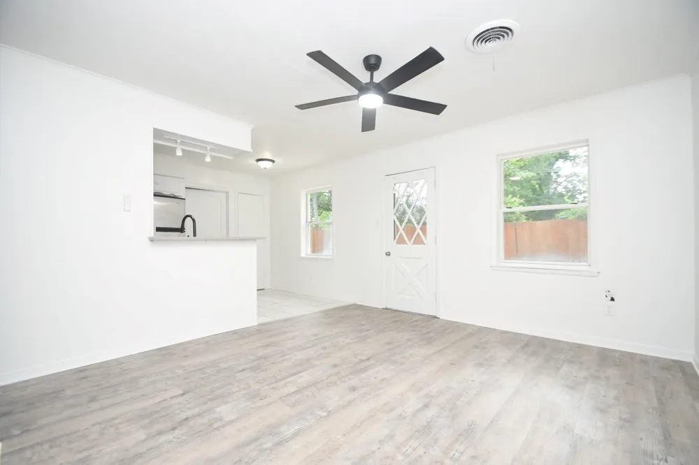 4711 Illinois Street Dickinson, TX 77539