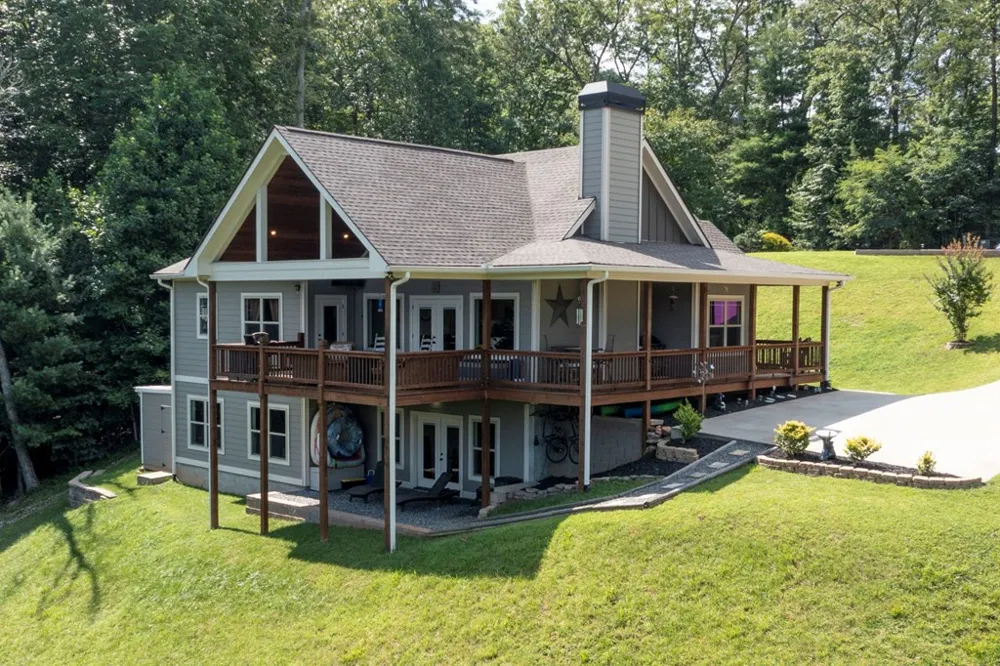2079 Gallatin Road Young Harris, GA 30582