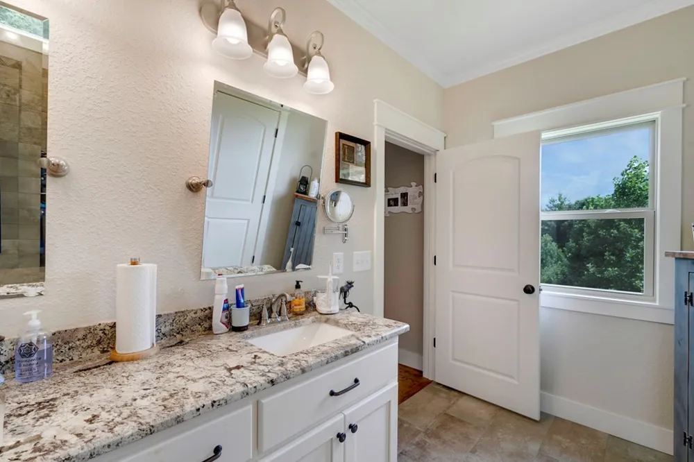 2079 Gallatin Road Young Harris, GA 30582
