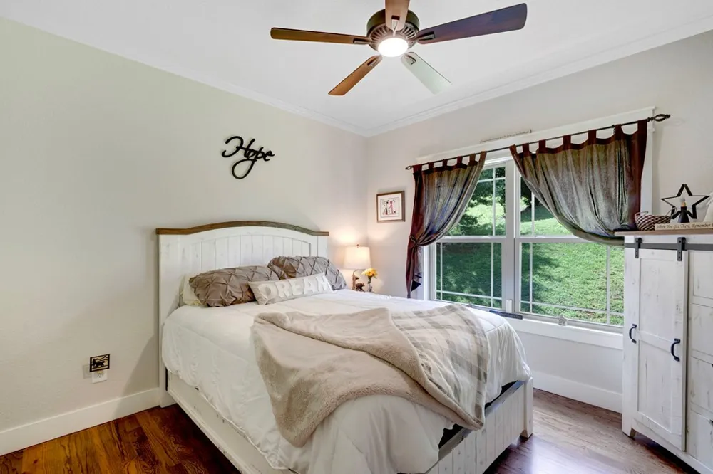 2079 Gallatin Road Young Harris, GA 30582