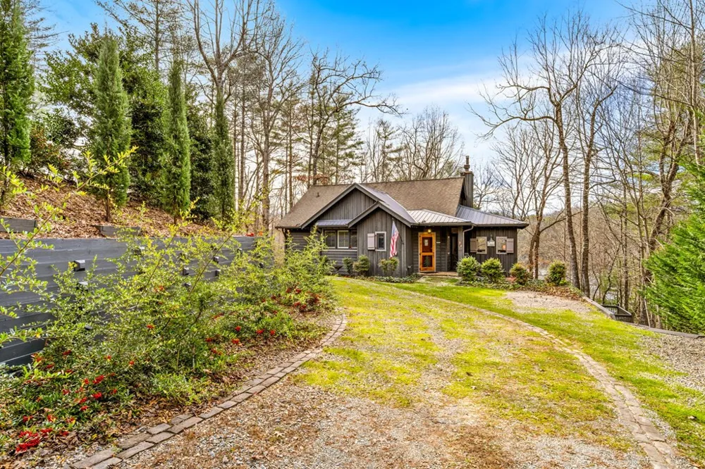 56 Cross Creek Trail Robbinsville, NC 28771