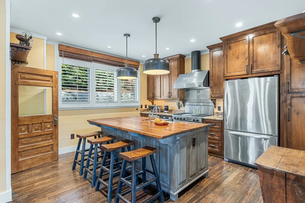 56 Cross Creek Trail Robbinsville, NC 28771