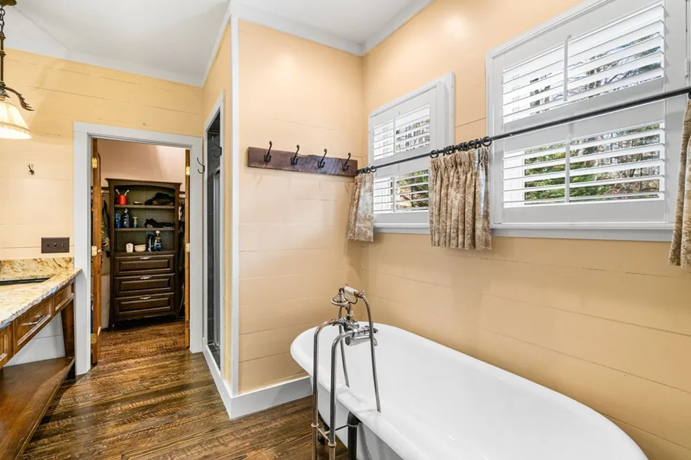 56 Cross Creek Trail Robbinsville, NC 28771
