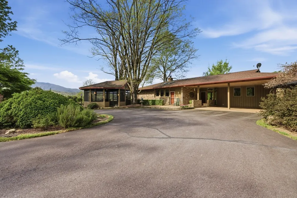 6203 Airport Road Andrews, NC 28901