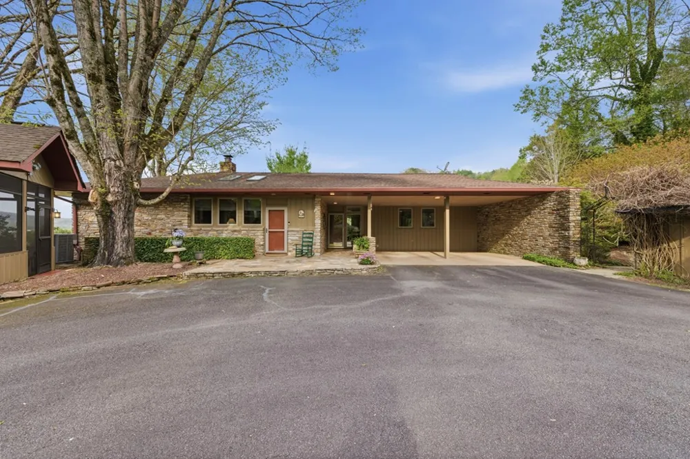 6203 Airport Road Andrews, NC 28901