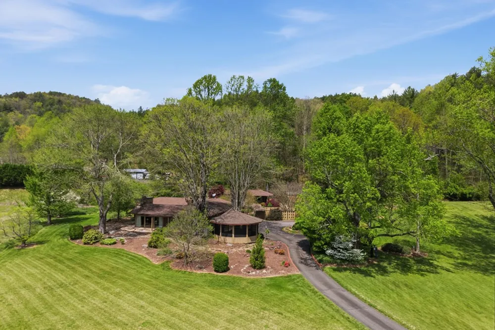 6203 Airport Road Andrews, NC 28901