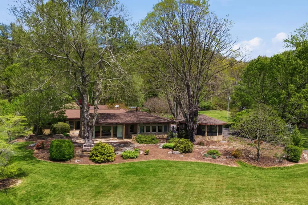 6203 Airport Road Andrews, NC 28901