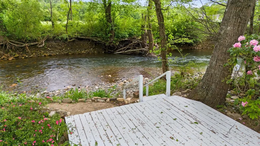 59 Tusquittee Creek Lane Hayesville, NC 28904
