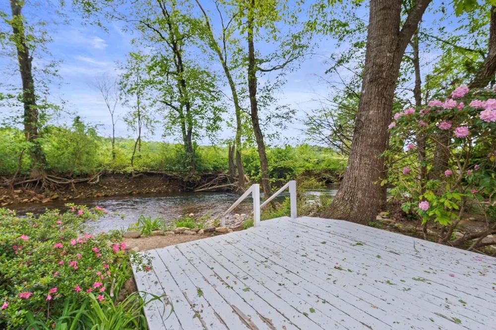 59 Tusquittee Creek Lane Hayesville, NC 28904