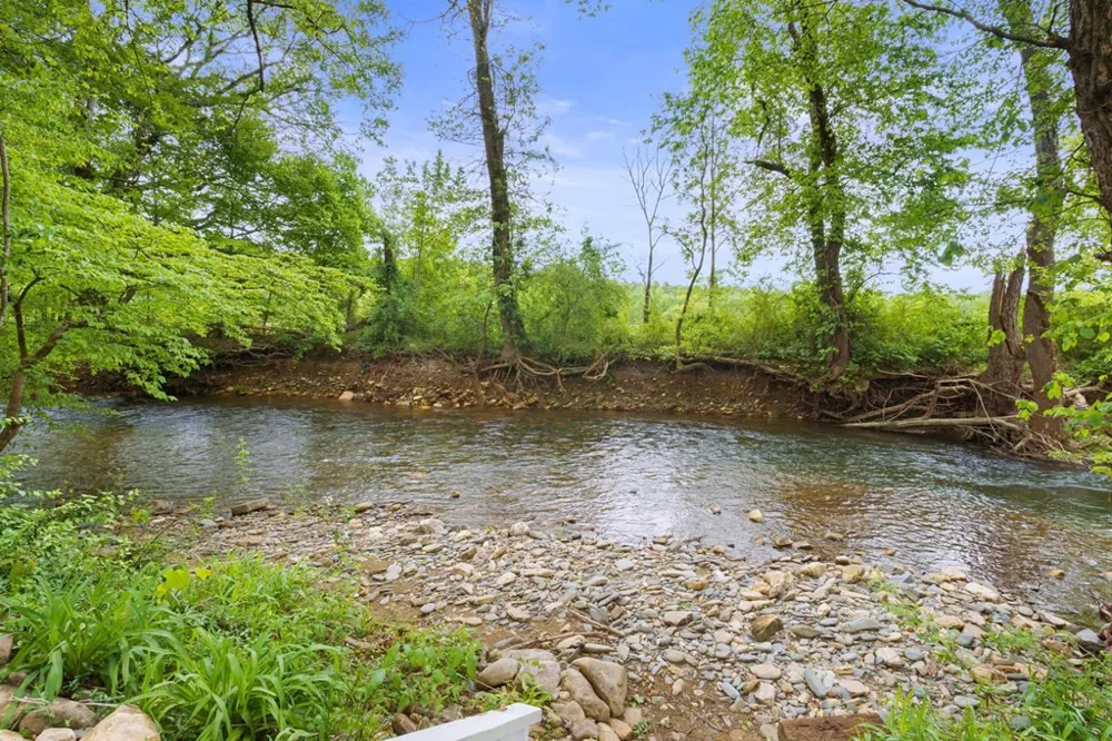 59 Tusquittee Creek Lane Hayesville, NC 28904