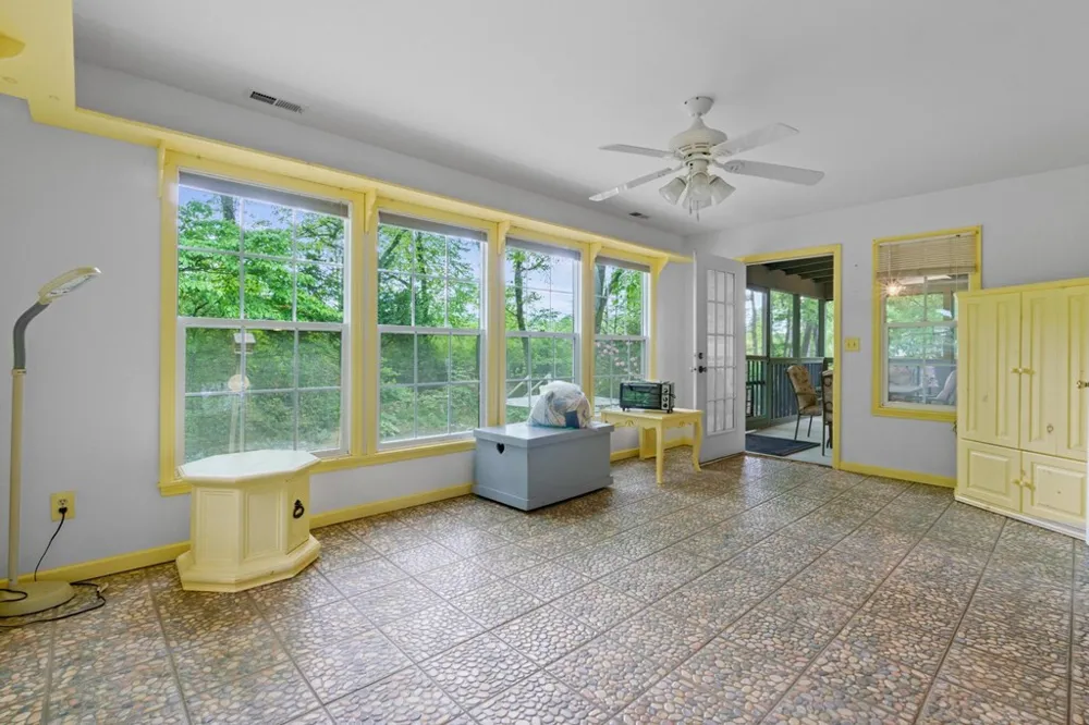 59 Tusquittee Creek Lane Hayesville, NC 28904