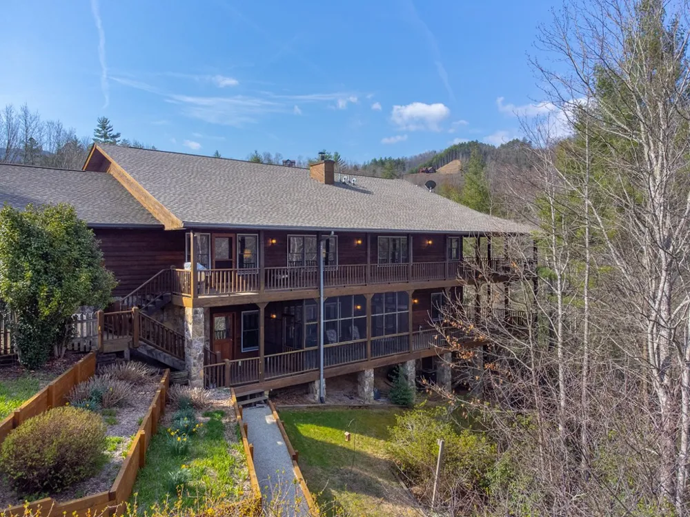 750 Double Springs Drive Almond, NC 28702