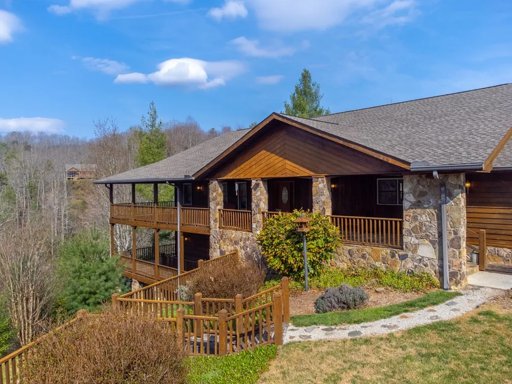 750 Double Springs Drive Almond, NC 28702
