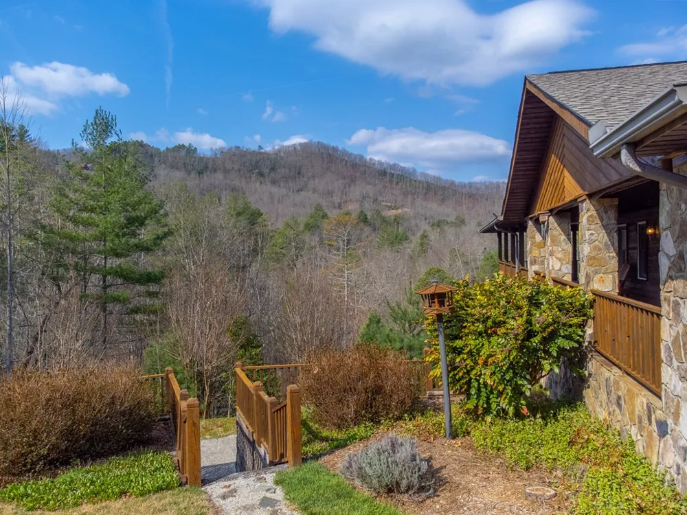 750 Double Springs Drive Almond, NC 28702