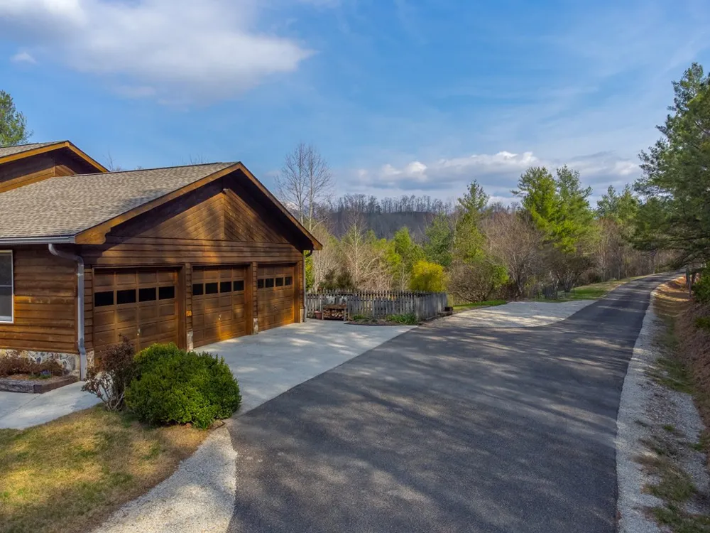 750 Double Springs Drive Almond, NC 28702