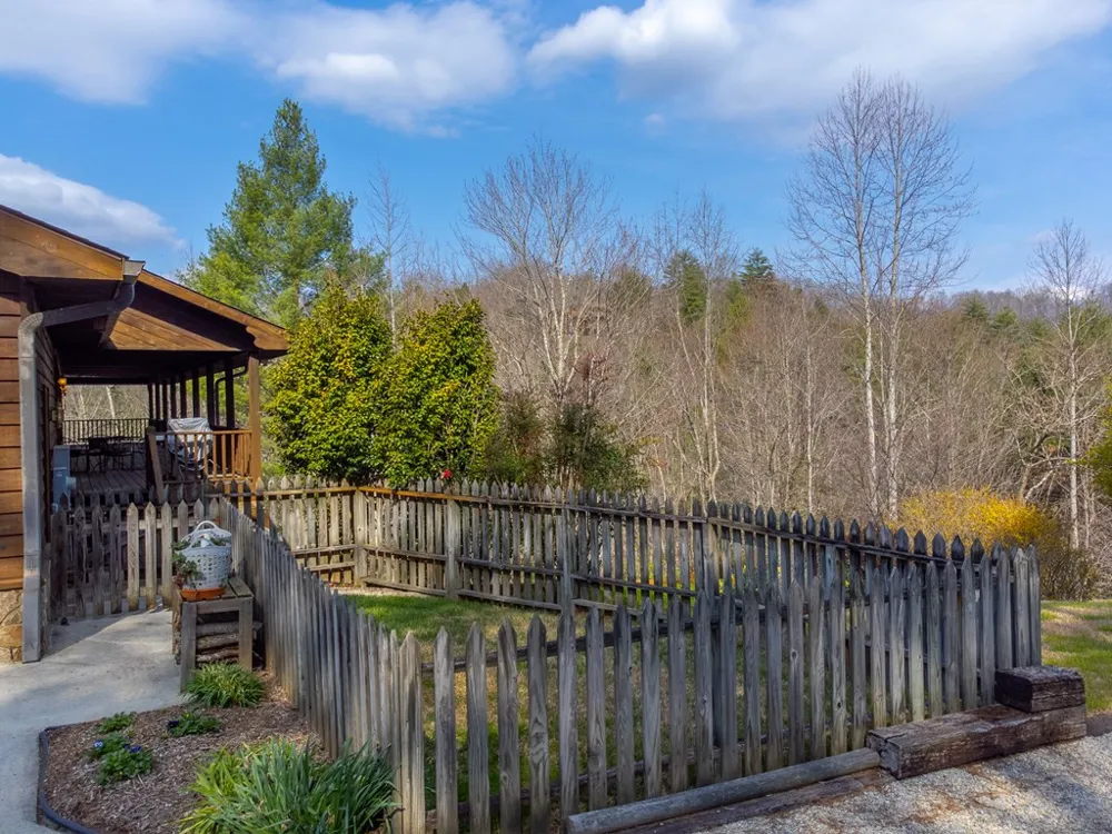 750 Double Springs Drive Almond, NC 28702
