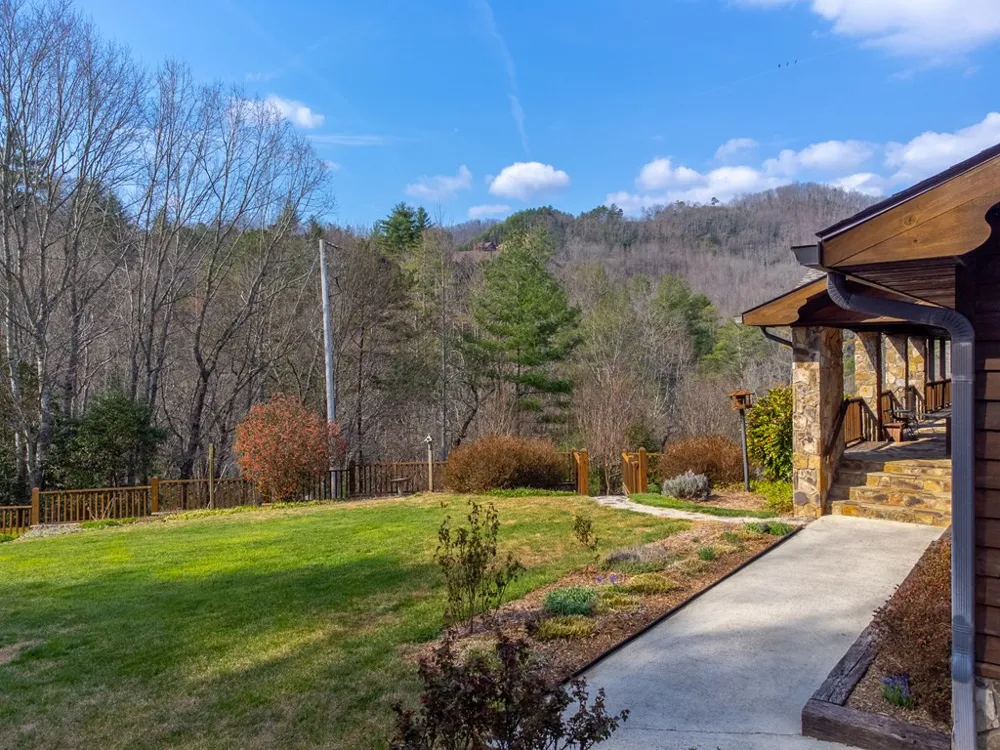 750 Double Springs Drive Almond, NC 28702