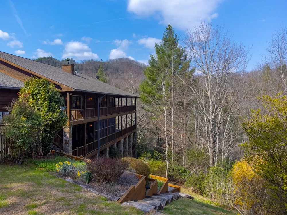 750 Double Springs Drive Almond, NC 28702