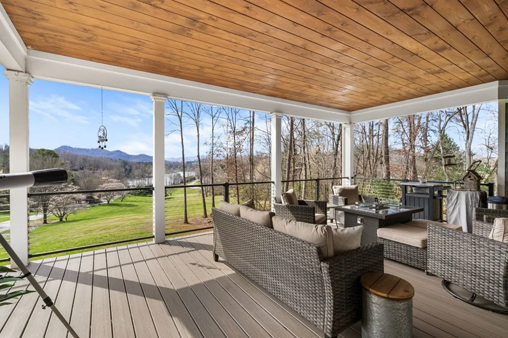 193 Mountain Harbour Drive Hayesville, NC 28904