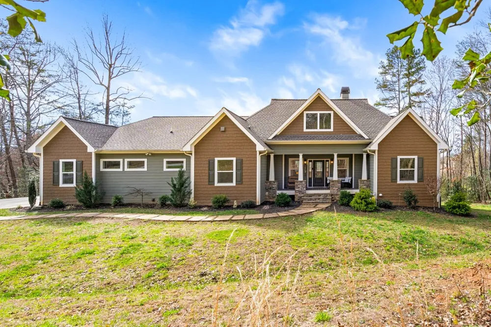 193 Mountain Harbour Drive Hayesville, NC 28904