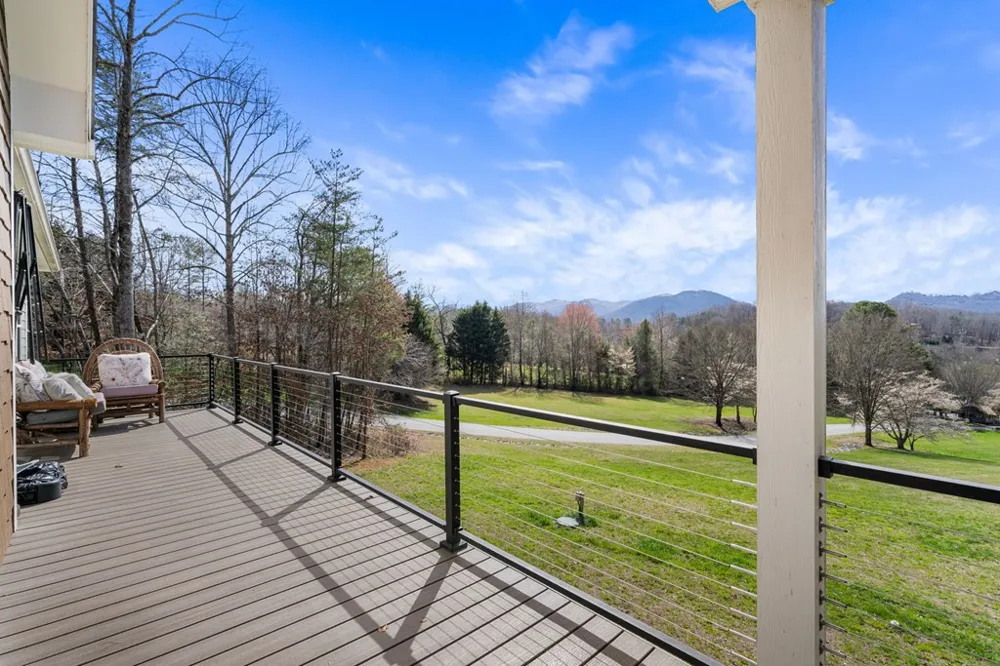 193 Mountain Harbour Drive Hayesville, NC 28904