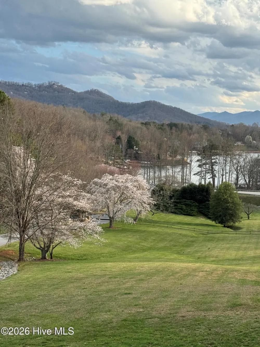 193 Mountain Harbour Drive Hayesville, NC 28904