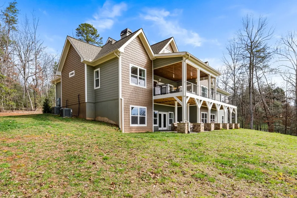 193 Mountain Harbour Drive Hayesville, NC 28904