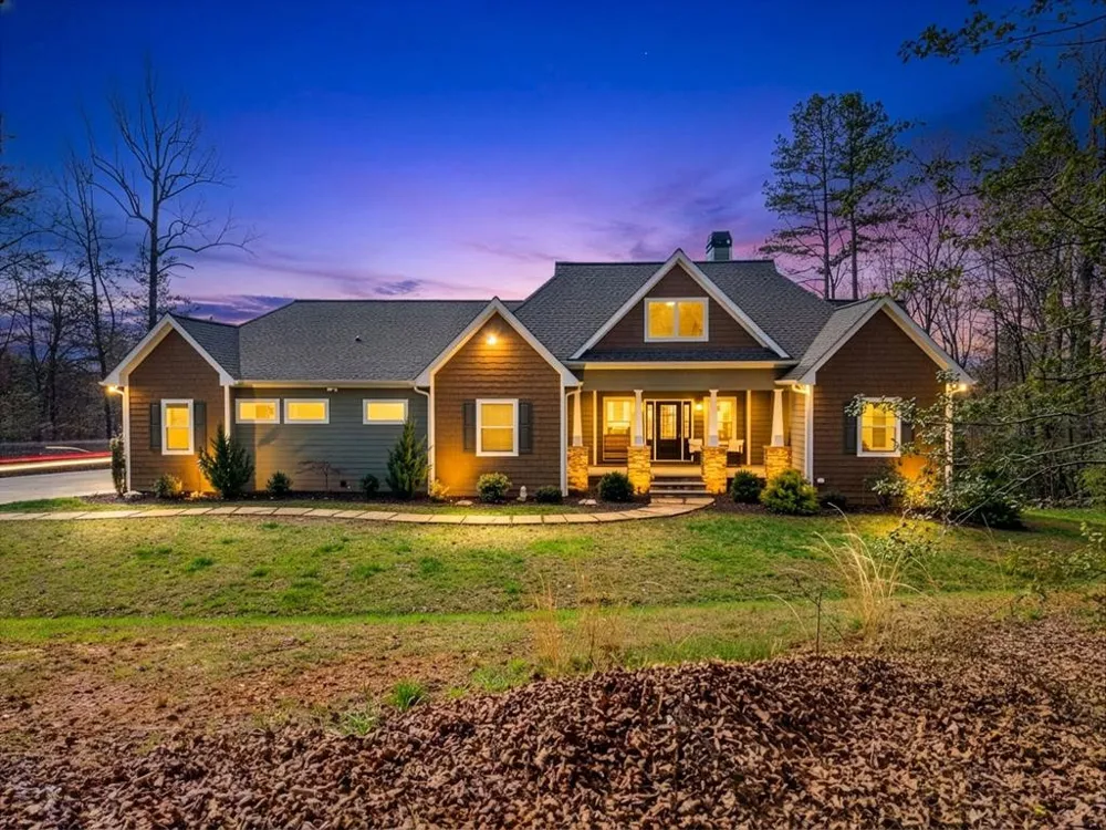 193 Mountain Harbour Drive Hayesville, NC 28904