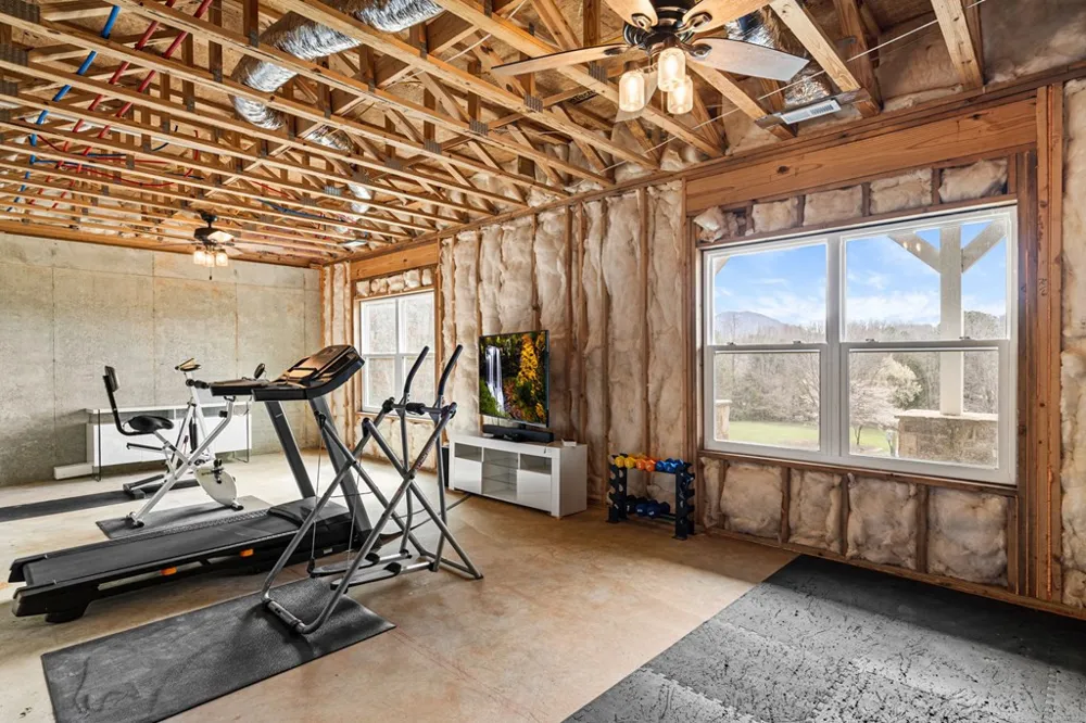 193 Mountain Harbour Drive Hayesville, NC 28904