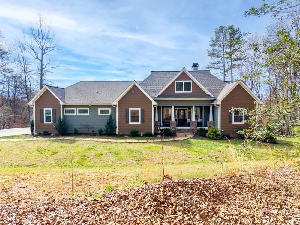 193 Mountain Harbour Drive Hayesville, NC 28904