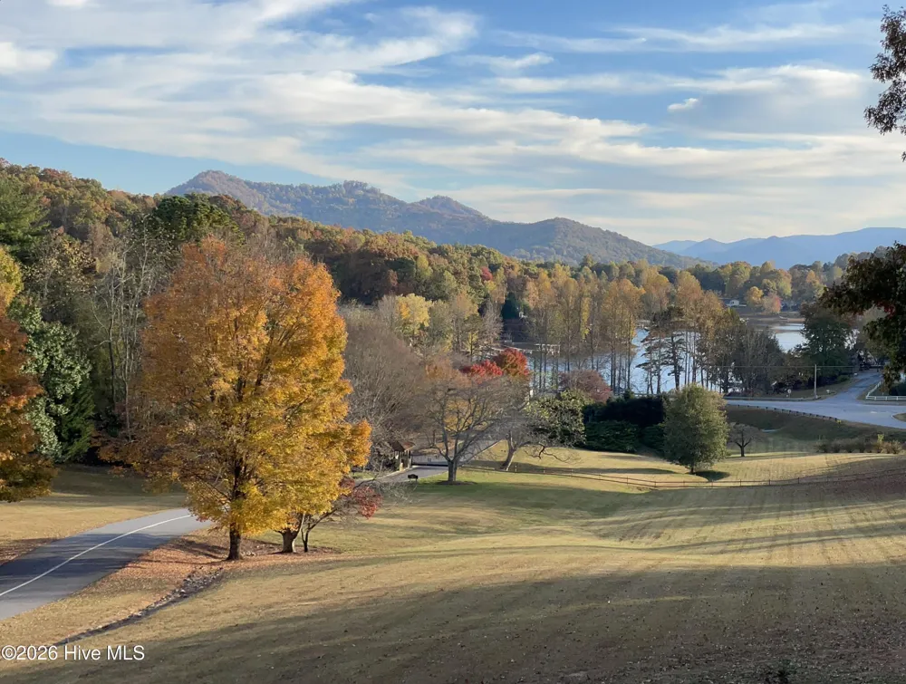 193 Mountain Harbour Drive Hayesville, NC 28904