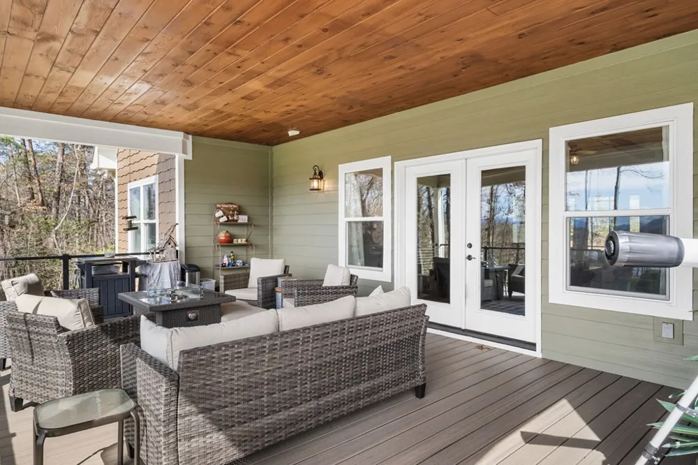 193 Mountain Harbour Drive Hayesville, NC 28904
