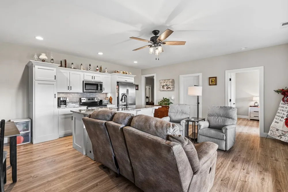 193 Mountain Harbour Drive Hayesville, NC 28904