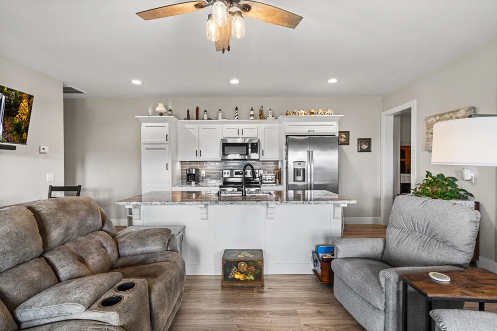 193 Mountain Harbour Drive Hayesville, NC 28904