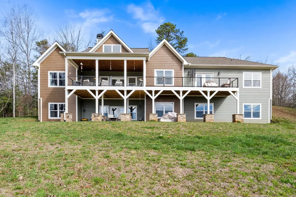 193 Mountain Harbour Drive Hayesville, NC 28904