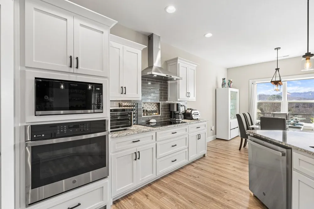 193 Mountain Harbour Drive Hayesville, NC 28904