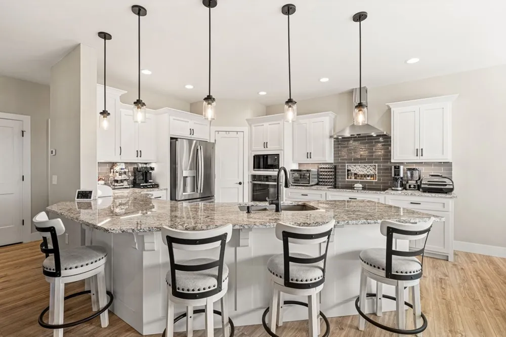 193 Mountain Harbour Drive Hayesville, NC 28904