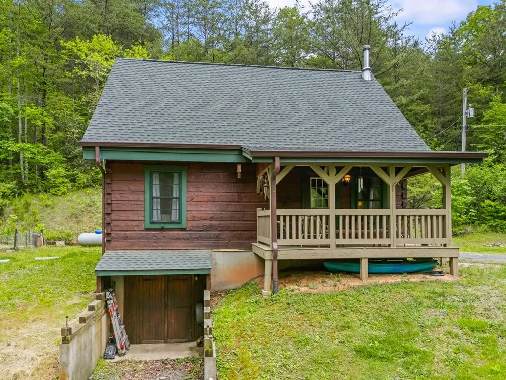 1374 Long Branch Road Marble, NC 28905