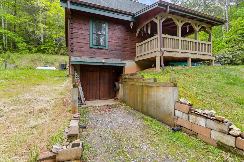 1374 Long Branch Road Marble, NC 28905