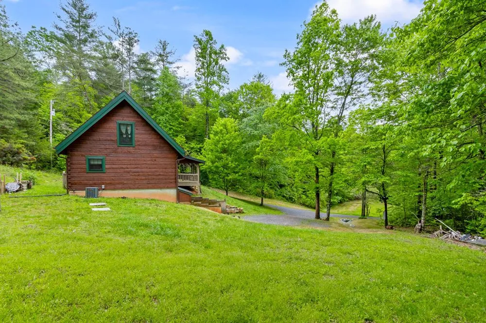 1374 Long Branch Road Marble, NC 28905